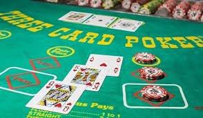 Dealer live casino CBK808 menyiarkan permainan baccarat secara langsung dengan kualitas HD